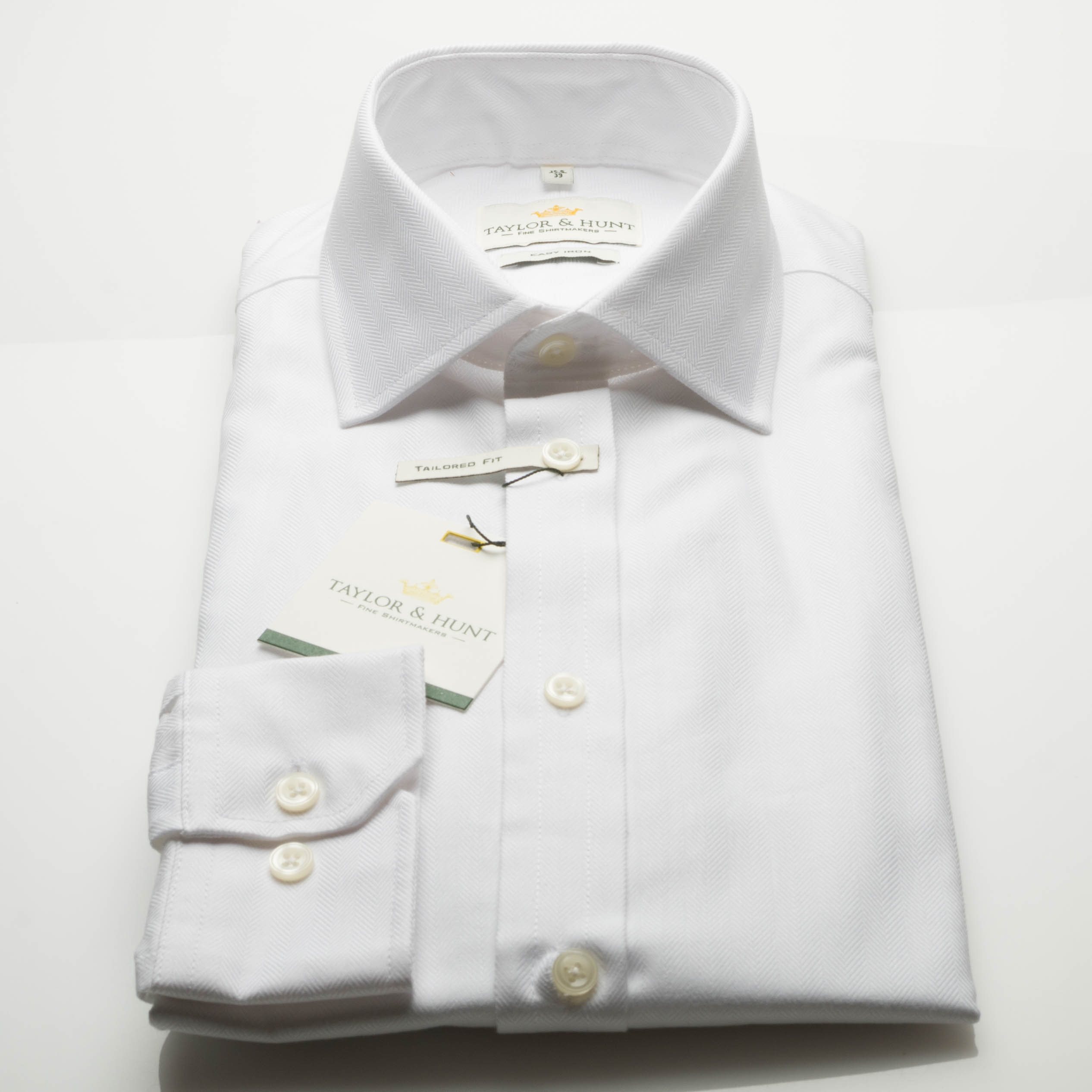 WHITE COTTON HERRINGBONE LONG SLEEVE SINGLE CUFF EASY IRON TAILORED FIT SHIRT